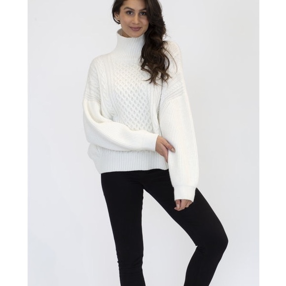 Cable Mockneck - Picture 1 of 10